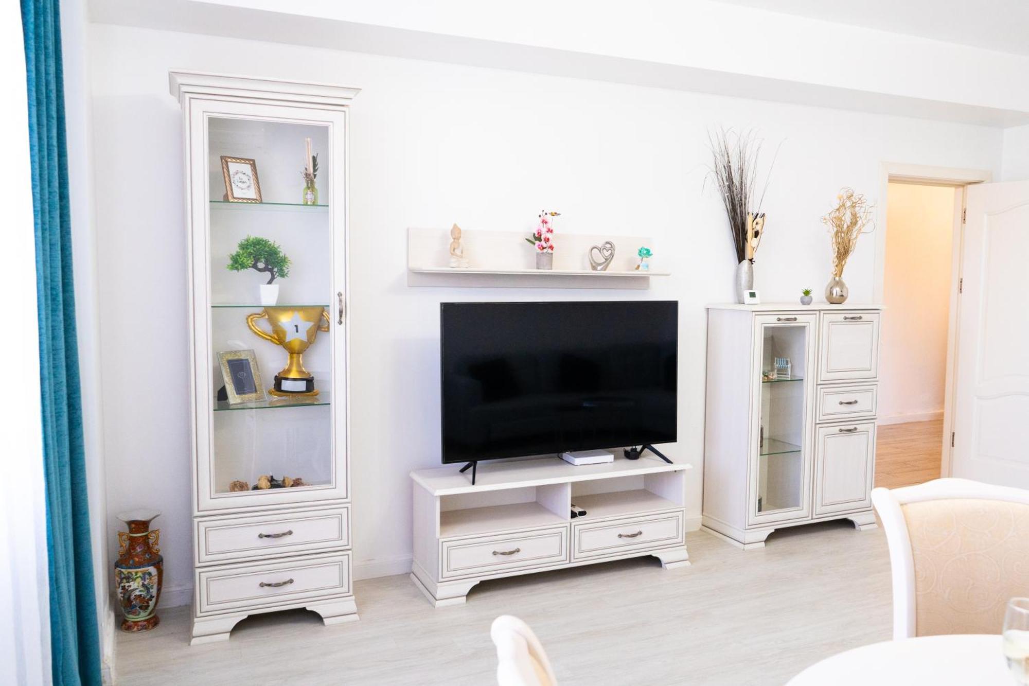 Alexis Spacious Classic Apartment Mamaia Bagian luar foto